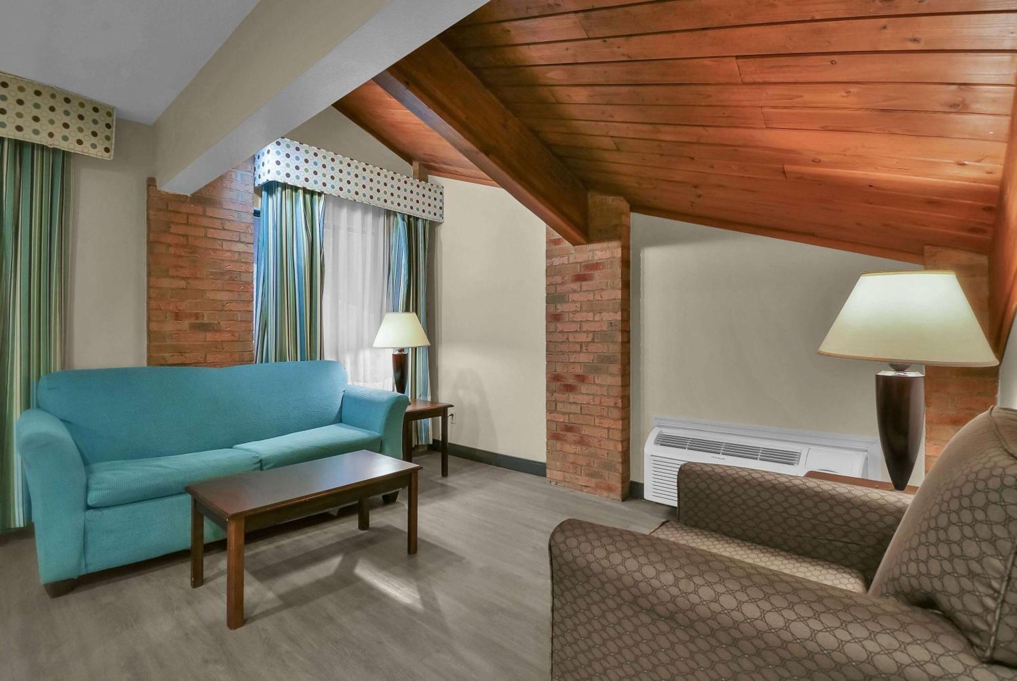 Baymont By Wyndham Hotel